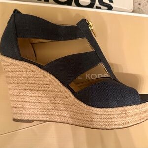 Michael Kors Damita Wedge Canvas Size 8.5
